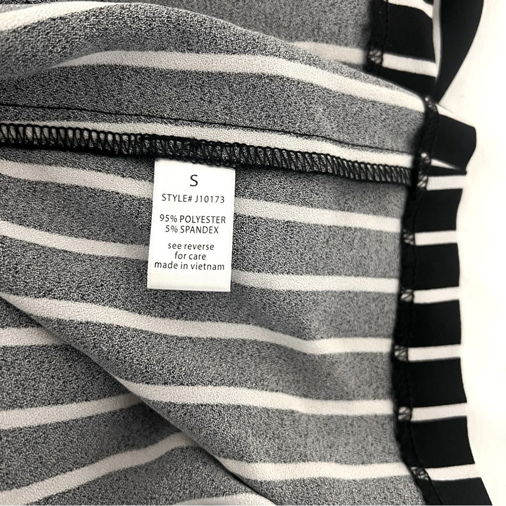 Active USA Women Small Black and White Striped Wrap Dress with Belt and Pockets - Picture 8 of 9